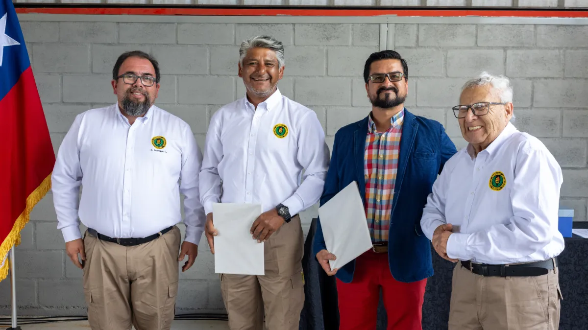 Foto 10 de CIRCULO﻿ DE BOMBEROS HONORARIOS DE MAIPÚ CONMEMORÓ SU PRIMER ANIVERSARIO