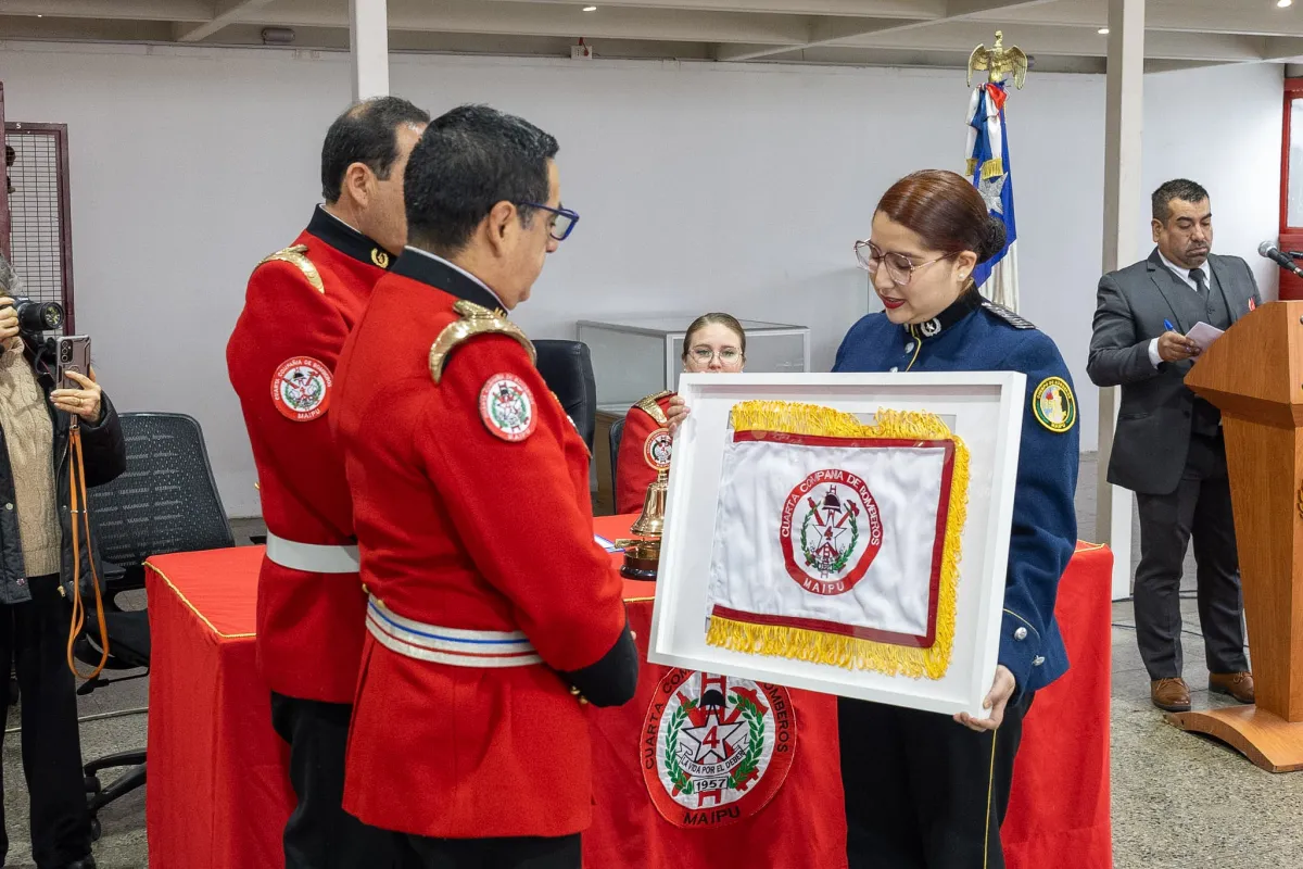 Foto 14 de Cuarta Compañía conmemora su 69° Aniversario en Sesión Solemne