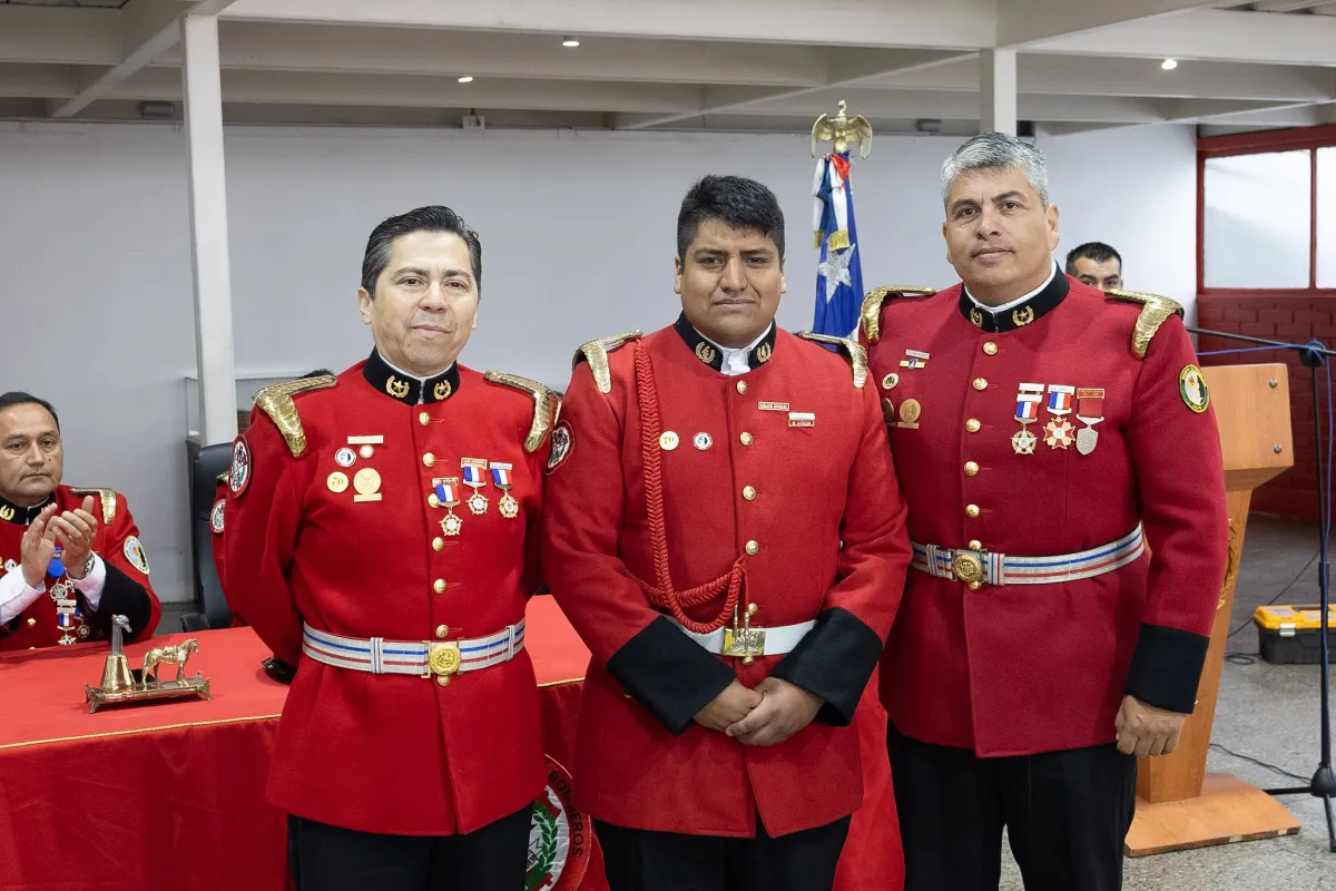 Foto 16 de Cuarta Compañía conmemora su 69° Aniversario en Sesión Solemne
