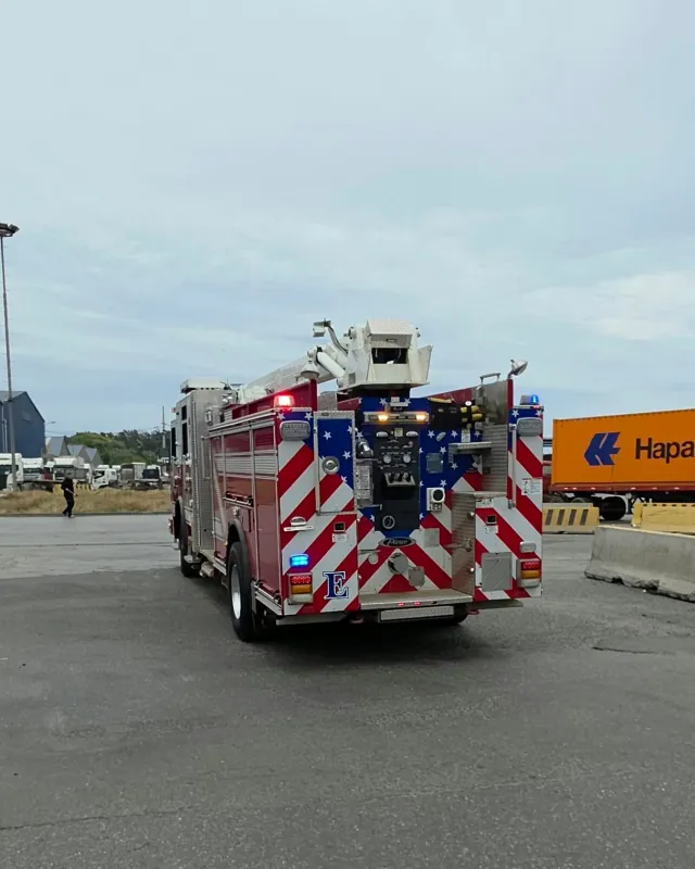 Foto 2 de Segunda﻿ Compañía recibe nuevo carro americano Pierce en San Antonio